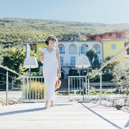 Hotel Orione - Lake Front Hotel Brenzone sul Garda Zewnętrze zdjęcie