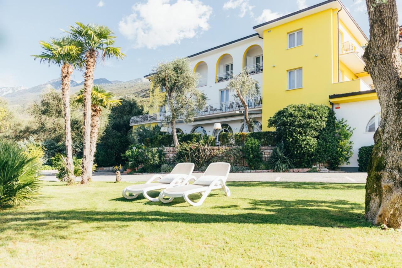 Hotel Orione - Lake Front Hotel Brenzone sul Garda Zewnętrze zdjęcie