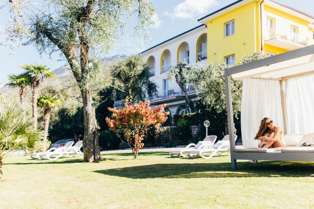 Hotel Orione - Lake Front Hotel Brenzone sul Garda Zewnętrze zdjęcie