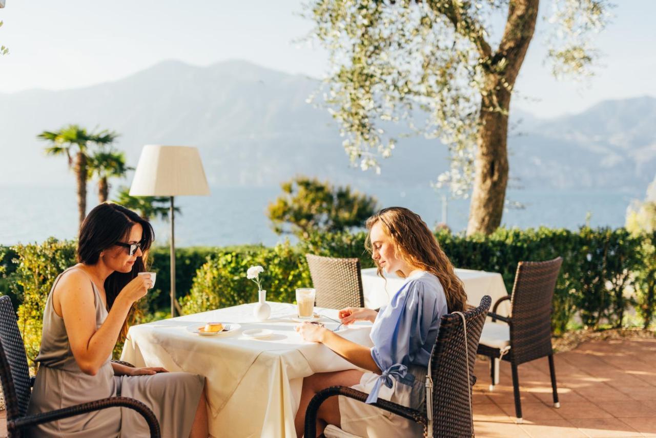 Hotel Orione - Lake Front Hotel Brenzone sul Garda Zewnętrze zdjęcie