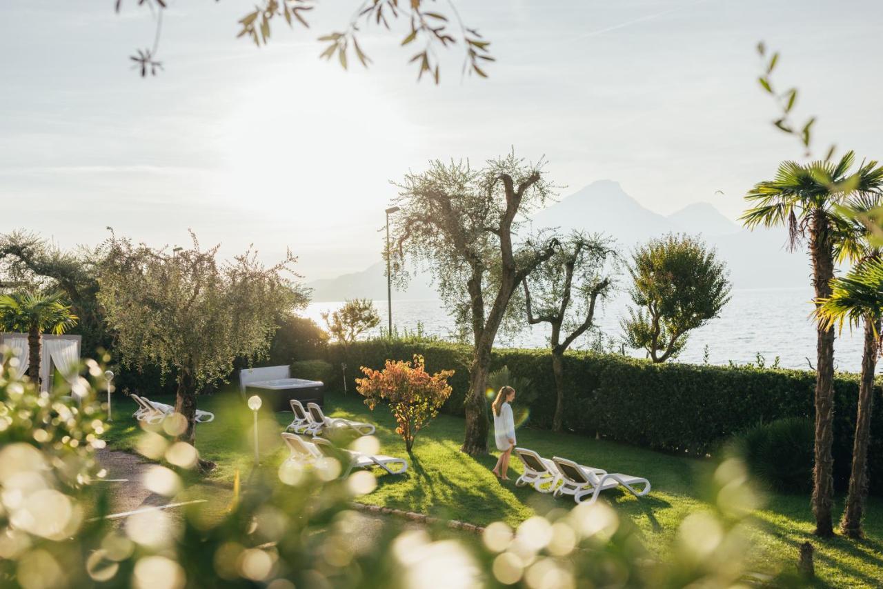 Hotel Orione - Lake Front Hotel Brenzone sul Garda Zewnętrze zdjęcie