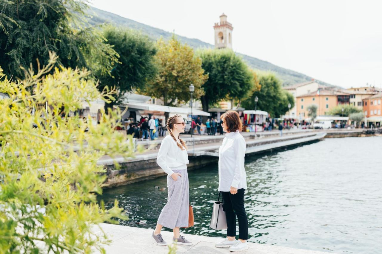 Hotel Orione - Lake Front Hotel Brenzone sul Garda Zewnętrze zdjęcie