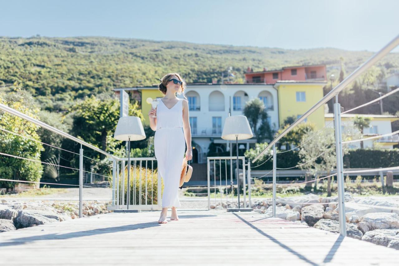Hotel Orione - Lake Front Hotel Brenzone sul Garda Zewnętrze zdjęcie